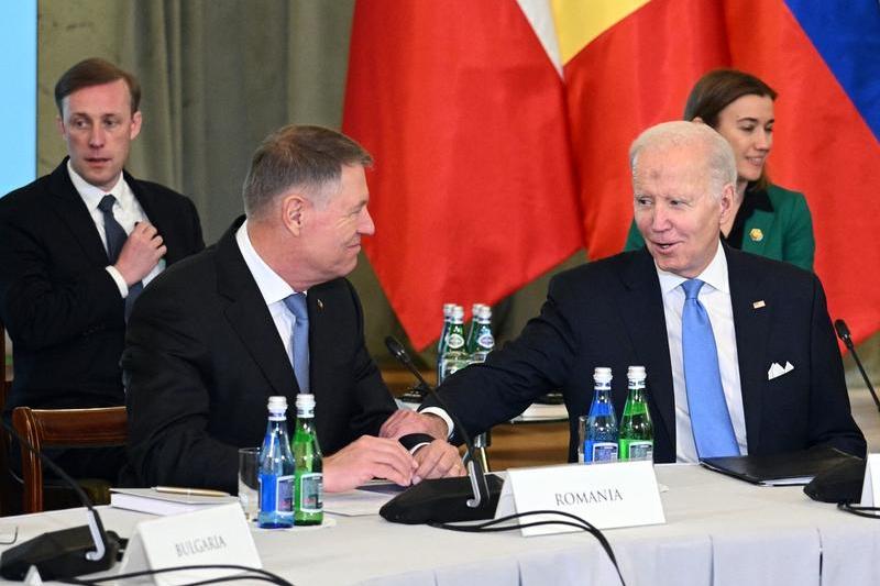 Klaus Iohannis și Joe Biden la Varșovia, Foto: MANDEL NGAN / AFP / Profimedia