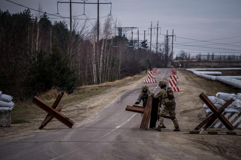 Militari ucraineni la un punct de control, Foto: Dimitar DILKOFF / AFP / Profimedia