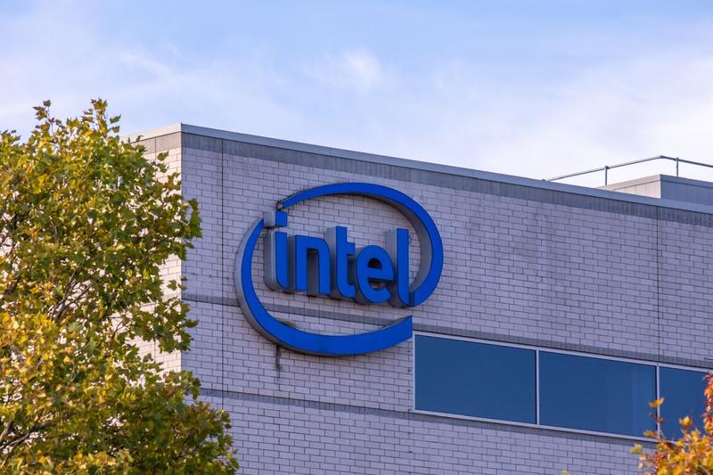 Logo Intel, Foto: Dmitry Akhmetov, Dreamstime.com