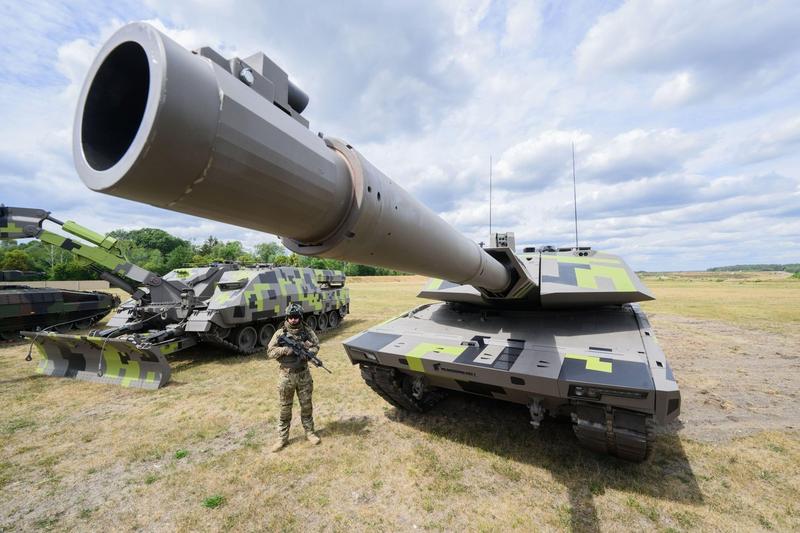 Tanc Panther KF51, Foto: dpa picture alliance / Alamy / Alamy / Profimedia