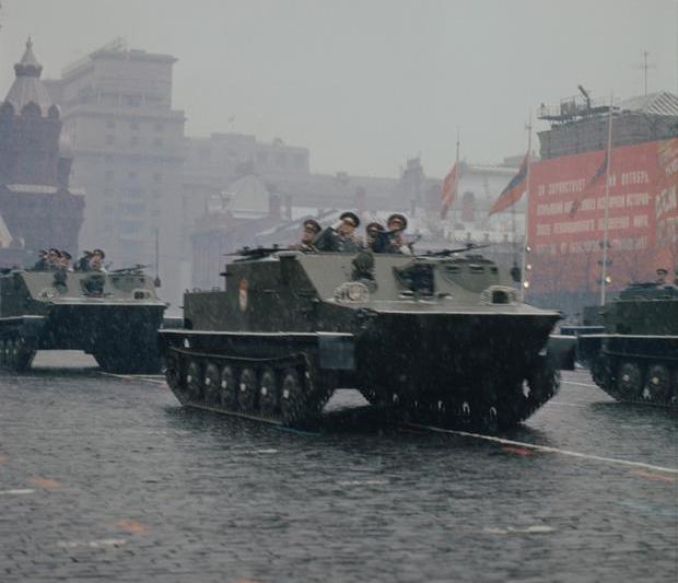 Un blindat BTR-50 la parada in 1971, Foto: Yuryi Abramochkin / Sputnik / Profimedia Images