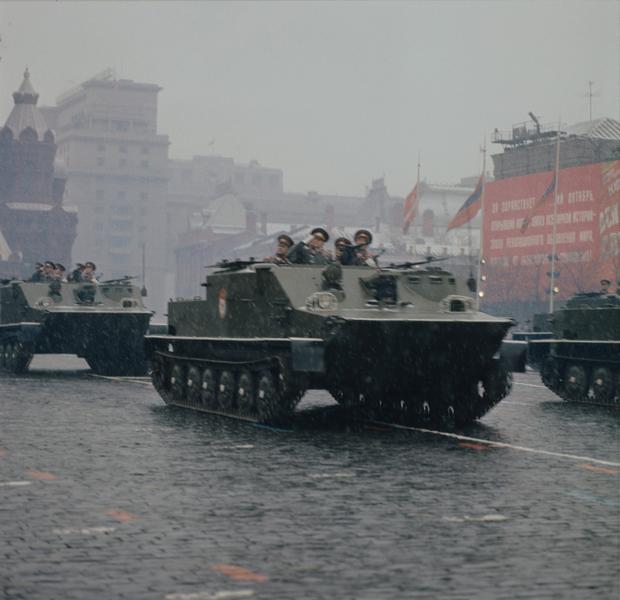 Un blindat BTR-50 la parada in 1971, Foto: Yuryi Abramochkin / Sputnik / Profimedia Images