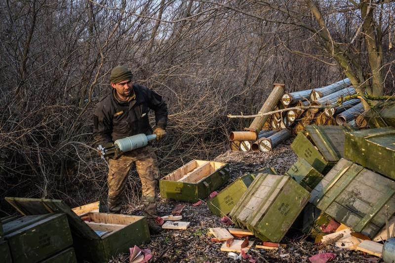 Militar ucrainean în Donbas, Foto: Laurel Chor/SOPA Images / Shutterstock Editorial / Profimedia