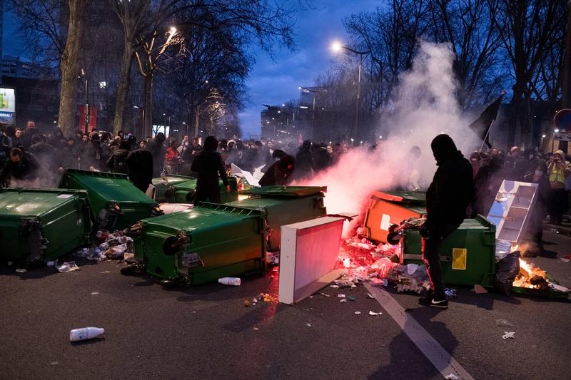 Proteste violente la Paris față de reforma pensiilor, Foto: Villette Pierrick/ABACA / Shutterstock Editorial / Profimedia