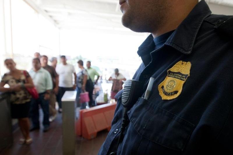 Ofițer al Serviciului Vamal și de Protecție a Frontierelor la granița SUA cu Mexic, Foto: Marjorie Kamys Cotera/Bob Daemmrich Photography / Alamy / Alamy / Profimedia