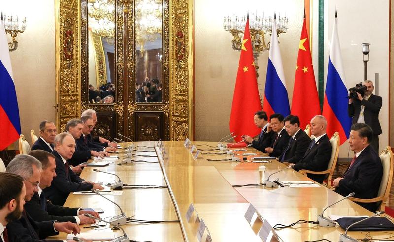 Vladimir Putin si Xi Jinping alaturi de delegatiile celor doua tari, Foto: EyePress News / Shutterstock Editorial / Profimedia Images