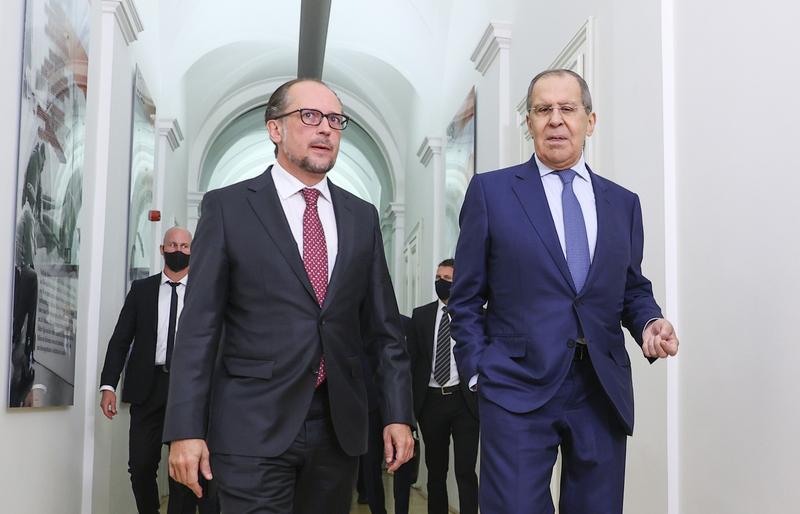 Alexander Schallenberg alaturi de Serghei Lavrov, ministrul rus de Externe, Foto: Russian Foreign Ministry / TASS / Profimedia Images