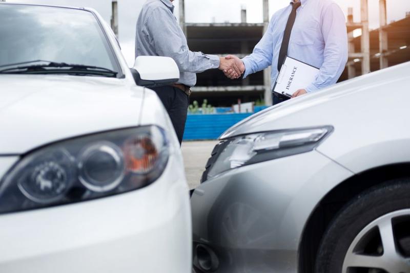 Broker de asigurari auto, Foto: Snowingg / Dreamstime.com