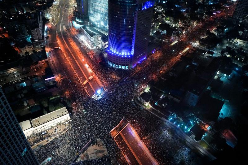 Un nou protest la Tel Aviv, Foto: Tsafrir Abayov / AP / Profimedia