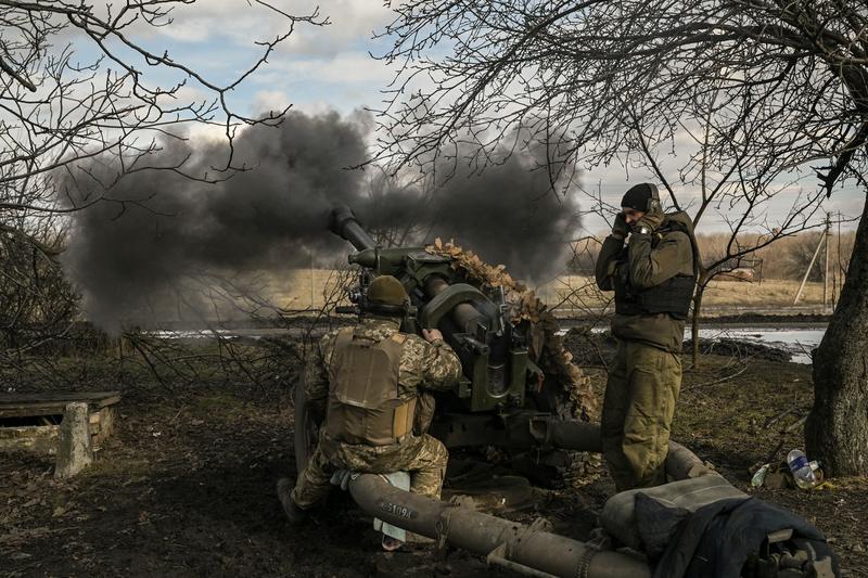 Soldați ucraineni lângă Bahmut, Foto: ARIS MESSINIS / AFP / Profimedia