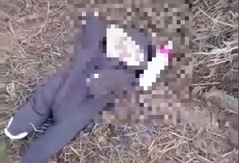 Bebelus abandonat pe un camp din judetul Sibiu, Foto: Captura video