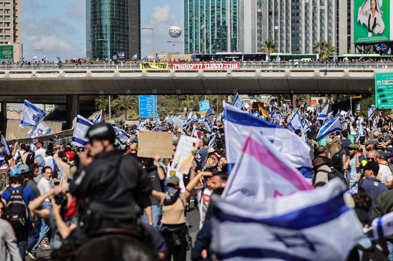 Protestarii au blocat autostrada spre aeroportul din Tel Aviv, Foto: Ilia Yefimovich / DPA / Profimedia Images