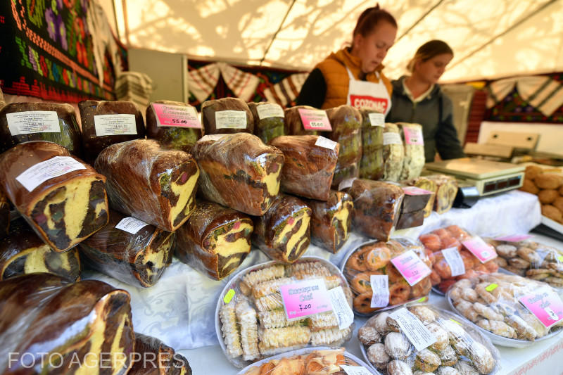 Târg de sărbători - cozonac și dulciuri, Foto: AGERPRES