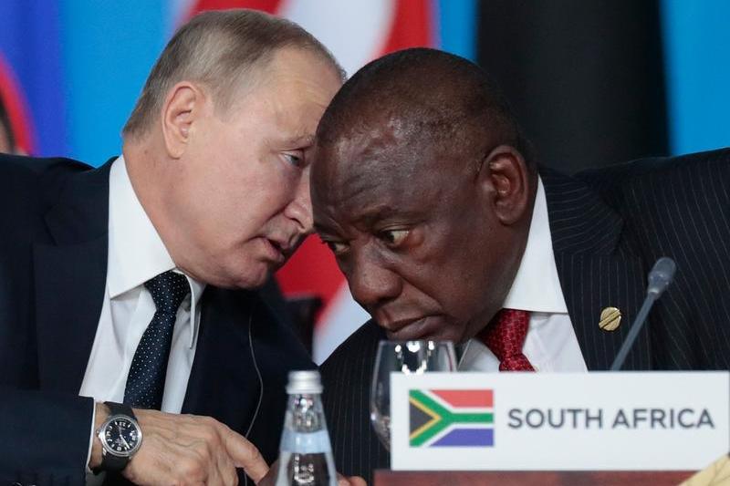 Președintele rus Vladimir Putin și președintele sud-african Cyril Ramaphosa, Foto: Sergei Chirikov / AP / Profimedia