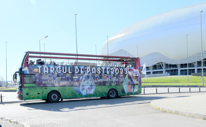 Autocar colantat pentru târgul de Paște de la Craiova, Foto: AGERPRES