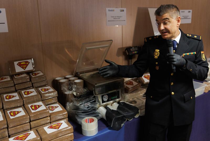 material confiscat de politisti de la megalaboratorul de cocaina din Spania, Foto: Eduardo Parra / ContactoPhoto / Profimedia