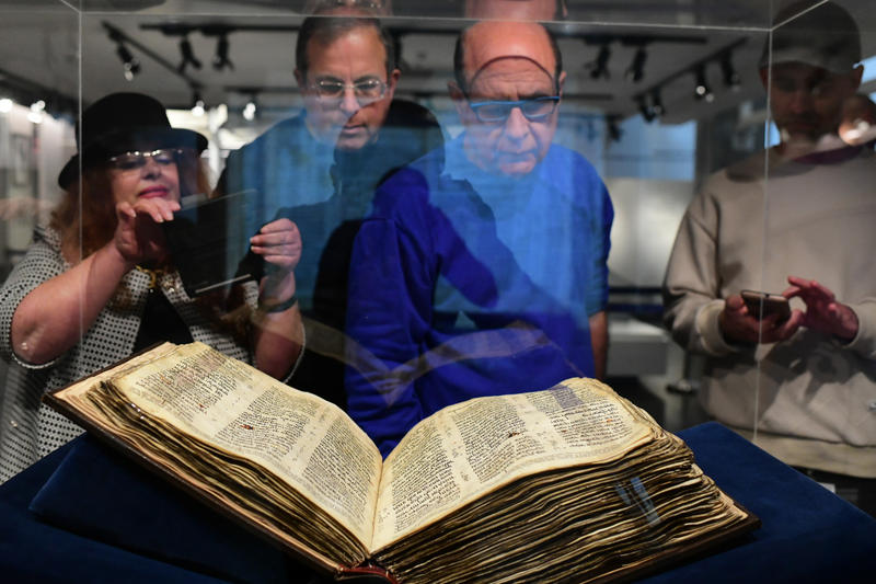 „Codex Sassoon” expus in Israel, Foto: Tomer Neuberg-JINI / Xinhua News Profimedia Images