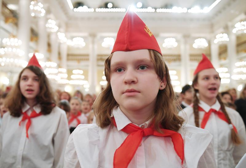 pionieri rusi la marcarea a 30 de ani de la infiintarea Partidul Comunist al Federatiei Ruse, Foto: Valery Melnikov / Sputnik / Profimedia Images