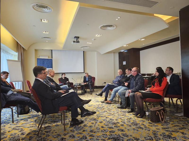 Dezbatere profesori si economisti pe bugetul 2023, Foto: Hotnews