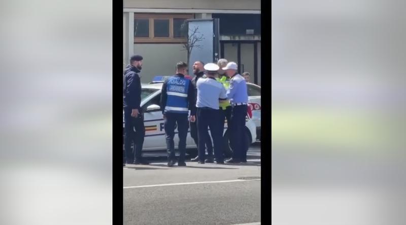 Conducatorul unei motociclete, retinut de politistii din Craiova, Foto: Captura video