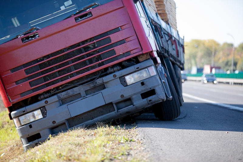 Accident cu un TIR, Foto: Bambulla | Dreamstime.com