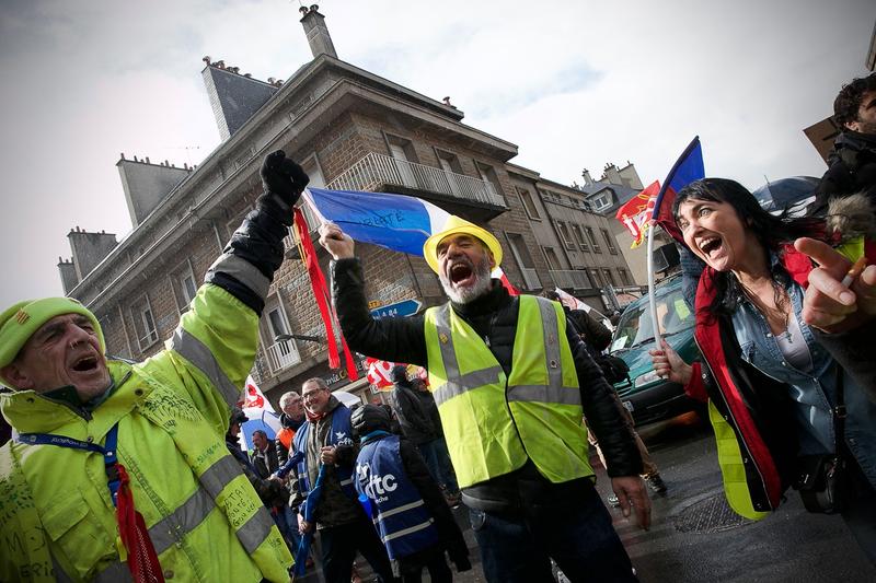 Protest Vire, Franța, față de creșterea vârstei de pensionare, 1 aprilie, Foto: LOU BENOIST / AFP / Profimedia