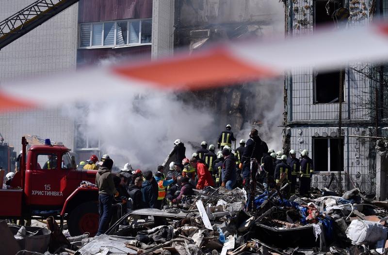 Un bloc din Uman a fost distrus de o rachetă rusească, Foto: Sergei Chuzavkov/SOPA Images / Shutterstock Editorial / Profimedia