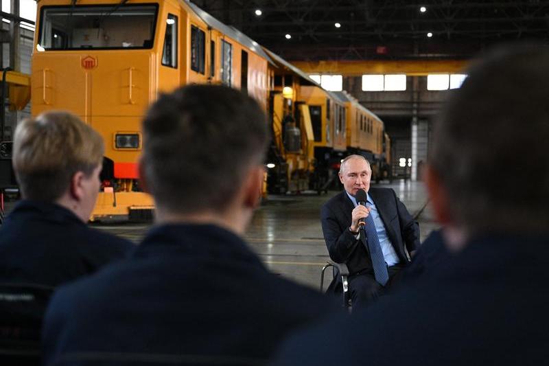 Vladimir Putin in vizita la fabrica „Tulazheldormash”, Foto: Ramil Sitdikov / Sputnik / Profimedia Images