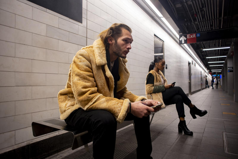 Oameni la metrou, Foto: freepik.com