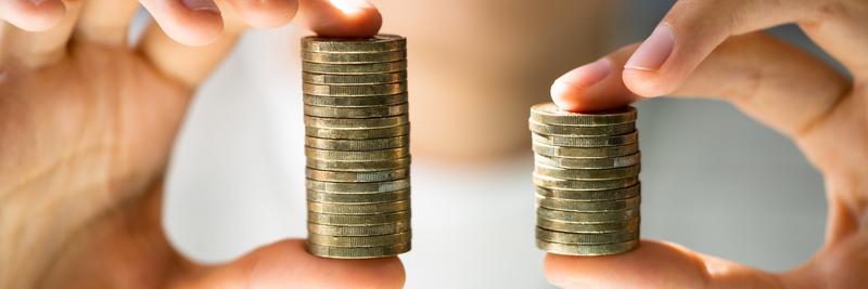 Statistica anunță creșteri salariale. Dar, din zece coșuri de cumpărături, au mai rămas șapte