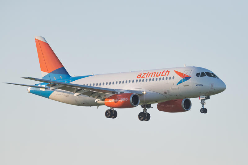 avion al Azimuth Airlines, Foto: Faustasyan | Dreamstime.com