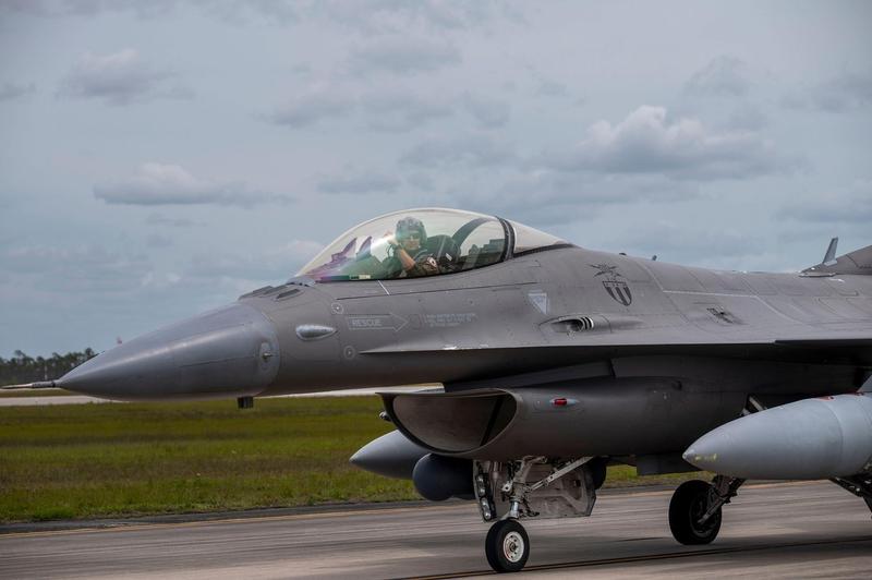 Pilot pe F-16 Fighting Falcon, Foto: APFootage / Alamy / Alamy / Profimedia