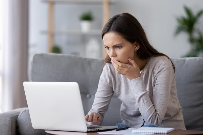 Victimă a unei fraude online, Foto: Shutterstock