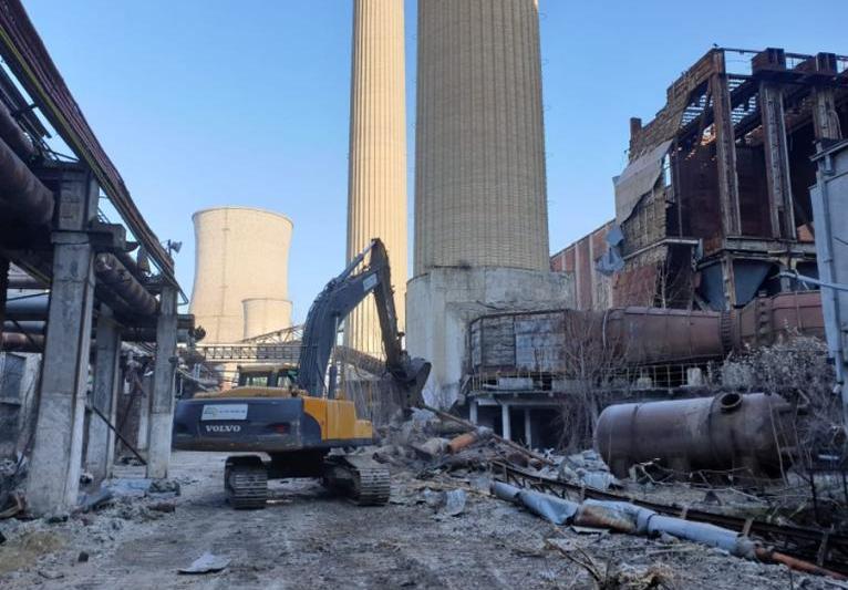 O parte din infrastructura termocentralei de la Doicești a fost demolată, Foto: Ceed Machinary