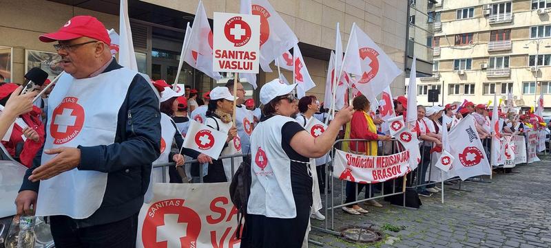 Protest Sanitas în fața Ministerului Sănătății, Foto: Hotnews