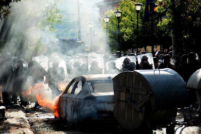 Ciocniri între protestatarii sârbi și forțele de ordine în nordul Kosovo, Foto: AFP / AFP / Profimedia