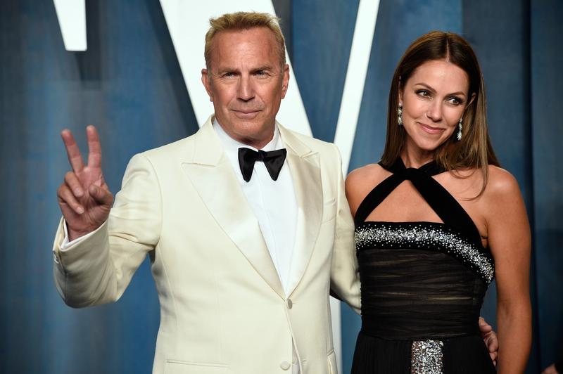 Kevin Costner si sotia sa, Christine Baumgartner , Foto: Evan Agostini / Associated Press / Profimedia Images