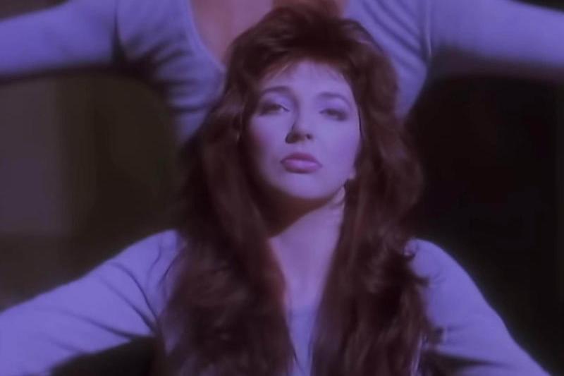 Kate Bush in videoclipul piesei „Running Up That Hill”, Foto: PLANET PHOTOS / Planet / Profimedia