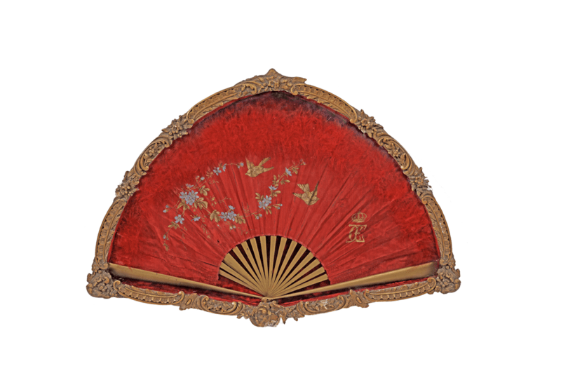 Superb evantai, pictat cu aur coloidal, cu cifrul Regelui Carol I și al Reginei Elisabeta, pictat de Regina Elisabeta, piesă istorică, de colecție, Foto: Artmark