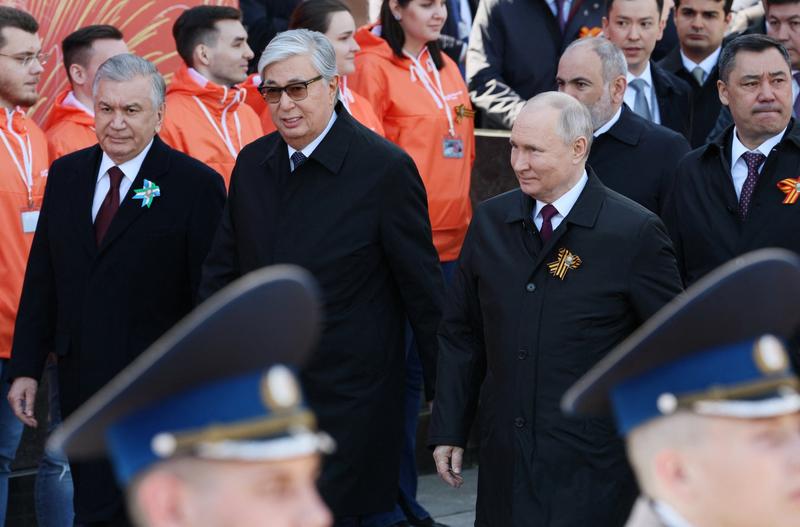 Vladimir Putin la Ziua Victoriei alaturi de presedintele Kazahstanului si al Uzbekistanului, Foto: Gavriil Grigorov / AFP / Profimedia Images