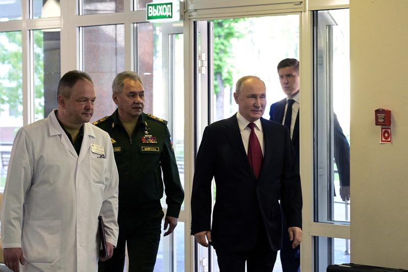 Vladimir Putin vizitează un spital militar, Foto: Vladimir Astapkovich / AFP / Profimedia