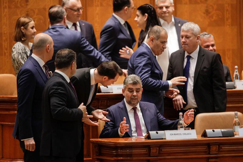 Marcel Ciolacu în Parlament, Foto: Inquam Photos / George Calin