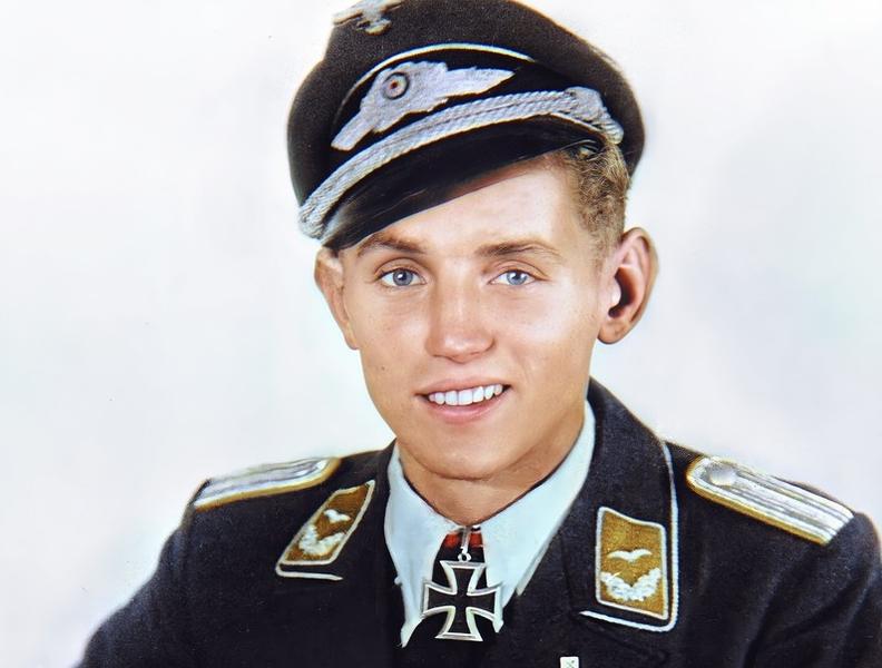 Erich Hartmann, 1943, Foto: akg-images / akg-images / Profimedia