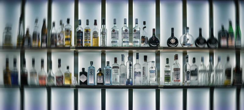 Bauturi alcoolice in bar, Foto: Emoke Kupai | Dreamstime.com