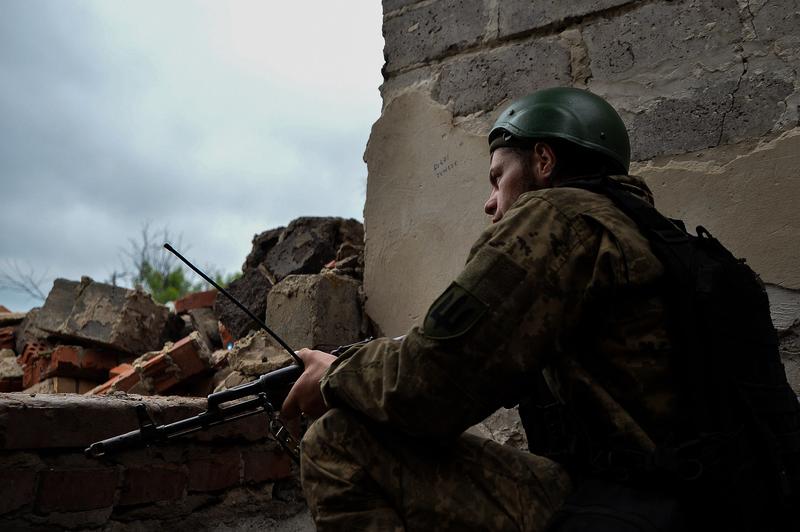 Soldat ucrainean pe frontul din Donețk, Foto: Madeleine Kelly / Zuma Press / Profimedia