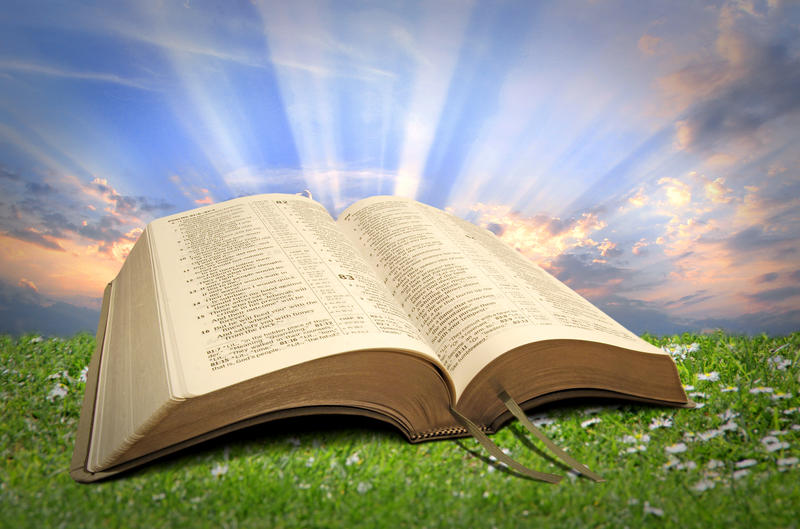 Biblia, Foto: Photodynamx | Dreamstime.com