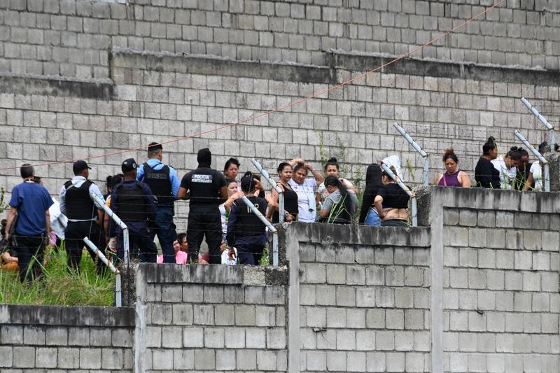 Gardieni și deținute la închisoarea Tamara din Honduras, Foto: ORLANDO SIERRA / AFP / Profimedia