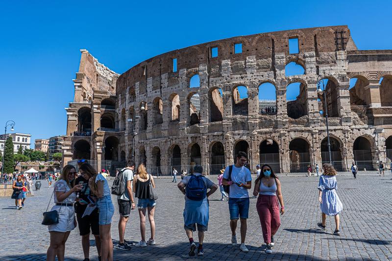 Turisti la Colosseum, Foto: Amer Ghazzal / Shutterstock Editorial / Profimedia