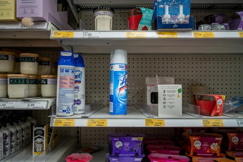 Spray dezinfectant al Lysol , Foto: Brandon Bell / Getty images / Profimedia