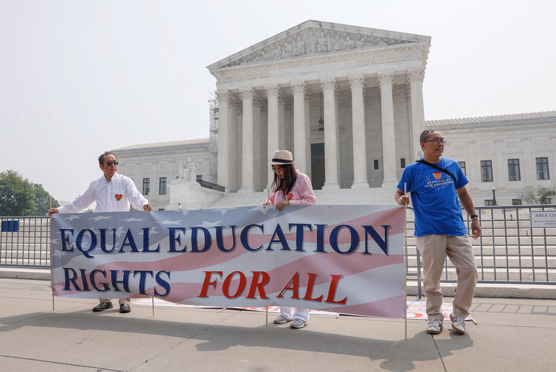 Protest in fata Curtii Supreme din SUA pentru încetarea discriminarii pozitive in universitatile americane, Foto: Jemal Countess / AFP / Profimedia
